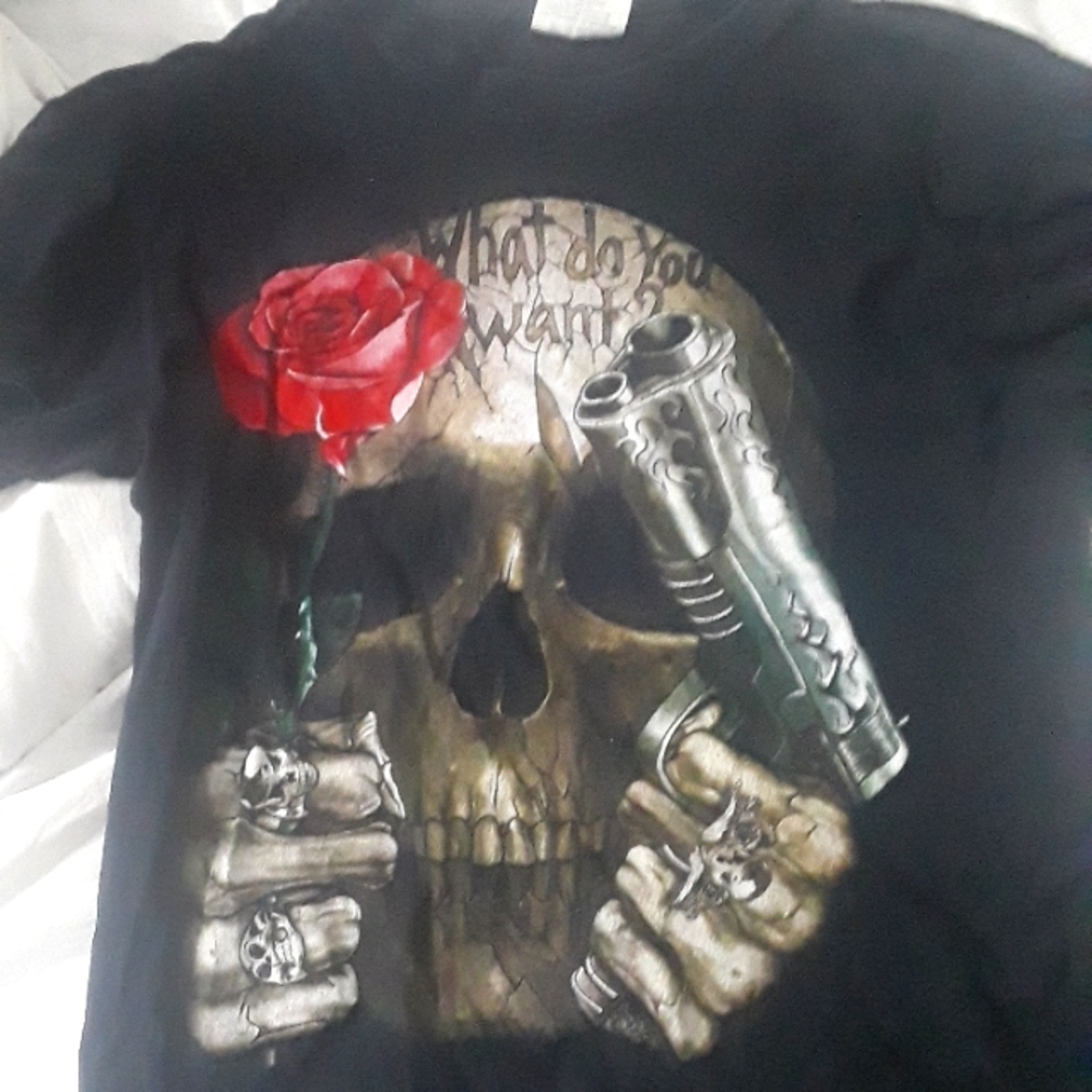 Live or die skull shirt